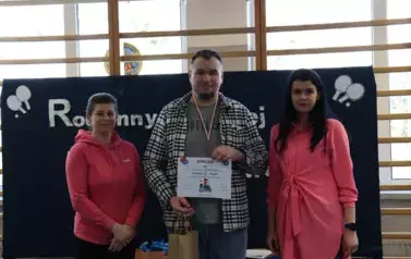 2025.03.22 rodzinny turniej tenisa stołowego (32)
