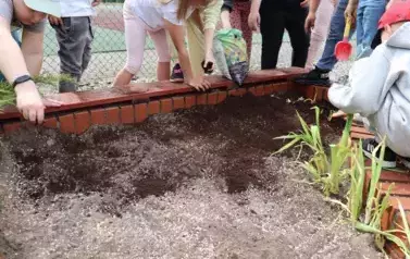 2025.04.24 sadzimy i siejemy (10)