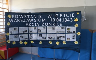 16_04_2026 Pamiętamy &ndash; udział naszej szkoły w Akcji Żonkile (13)