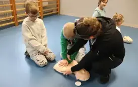 202510 Ratujemy i uczymy ratowac (11)