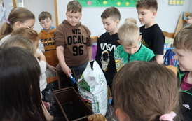 16_04_2026 Pamiętamy &ndash; udział naszej szkoły w Akcji Żonkile (5)