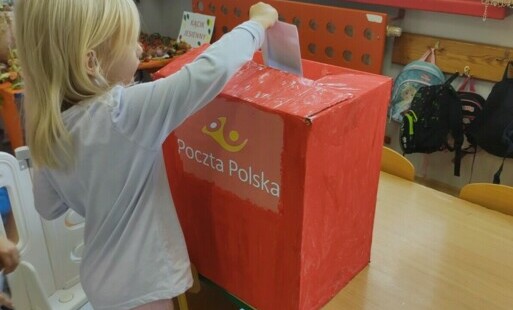 Zdjęcie do Dzień Poczty Polskiej i Znaczka Pocztowego w oddziale przedszkolnym