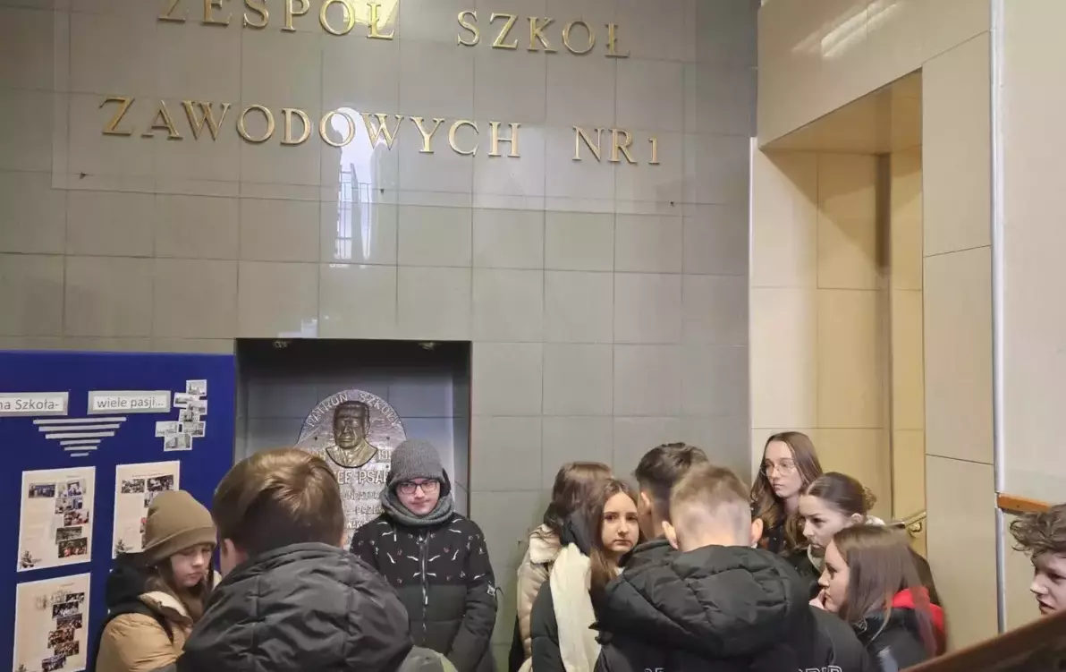 Zdjęcie do Wizyta w ZSZ nr 1 i Centrum Edukacji i Pracy Młodzieży w Ostrołęce