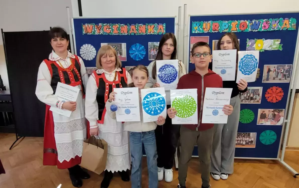Zdjęcie do X edycja Gminnego Konkursu Plastycznego &bdquo;WYCINANKA KURPIOWSKA&rdquo;