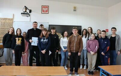 Zdjęcie do Dum spiro, spero - lekcja łaciny z ks. Arturem