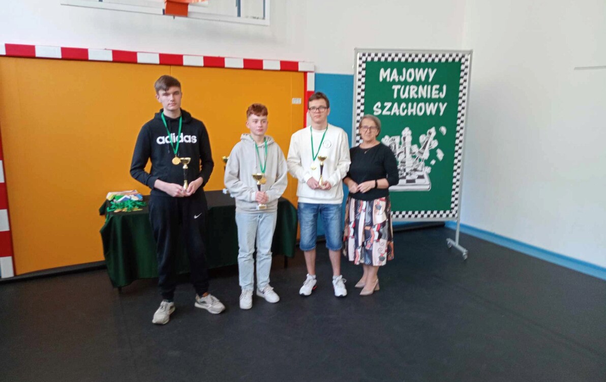 Zdjęcie do Jan Mrozek z klasy VII na podium w Turnieju Szachowym o Puchar W&oacute;jta Gminy Kadzidło!